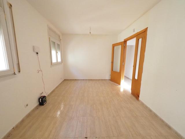 SE VENDE PISO EN LA TORRE DE CLARAMUNT photo 0