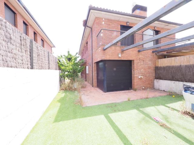 SE VENDE CASA PAREADA EN CANET DE MAR, ZONA EL GRAU photo 0