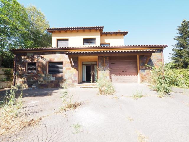 SE VENDE CHALET INDEPENDIENTE EN GELIDA, ZONA MARTIVELL photo 0