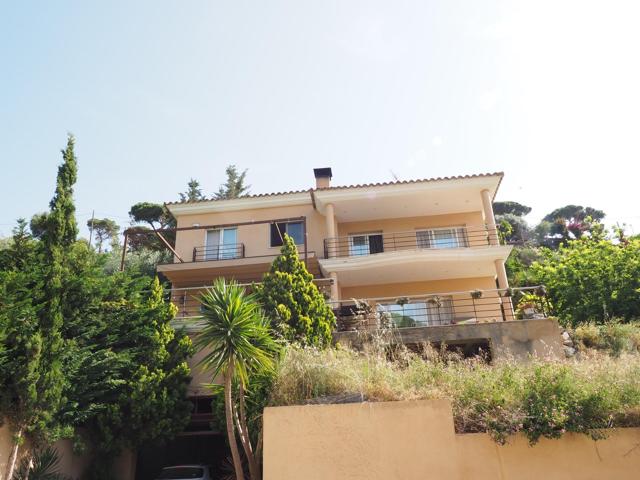 SE VENDE CHALET EN PREMIÀ DE DALT photo 0