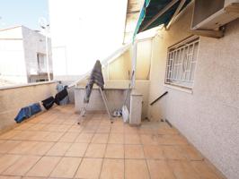 SE VENDE CASA ADOSADA EN SABADELL, ZONA PUIGGENER photo 0