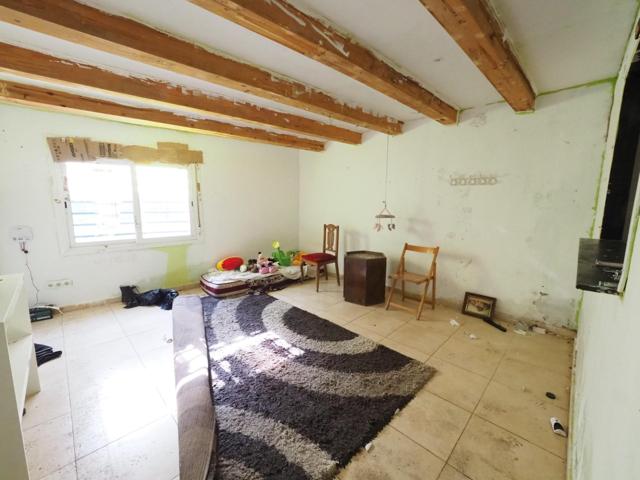 SE VENDE CASA ADOSADA EN TERRASSA, ZONA LA MAURINA photo 0