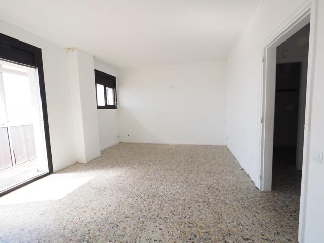 SE VENDE PISO EN SABADELL, ZONA LA CREU DE BARBERÀ photo 0
