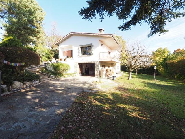 SE VENDE CASA EN GURB, URBANIZACIÓN SERRABONICA photo 0