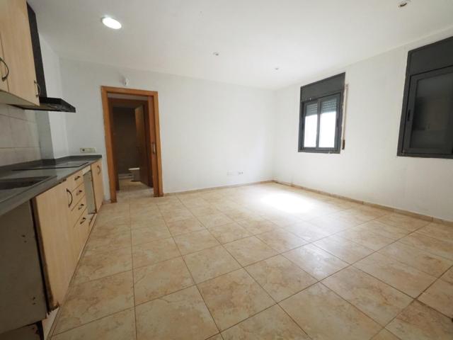 SE VENDE PISO EN BLANES photo 0