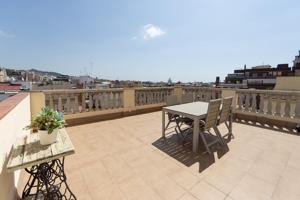 Precioso piso con muchísima luz natural por su doble orientación y con una gran terraza. photo 0