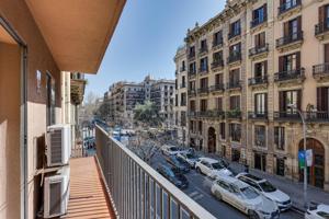 Piso en venta en Eixample. Ubicado en la prestigiosa Calle Diputación, entre Bruc y Roger de Flor,. photo 0