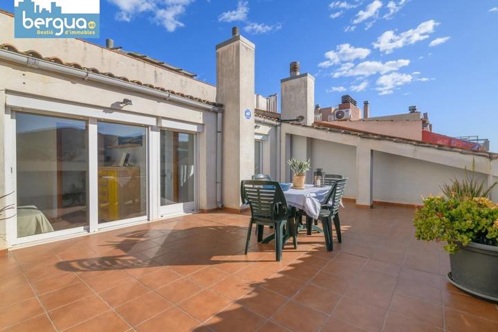 ¡El Ático Dúplex de Tus Sueños con Terrazas de Ensueño en el Corazón de Castelldefels te Espera! ☀️ photo 0