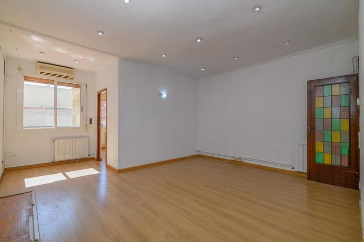 Vivienda a reformar en Sant Antoni . Oportunidad única por el precio y la zona . photo 0