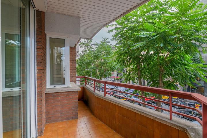 ¡Tu Hogar Ideal te Espera Junto al Paseo de Sant Joan en Barcelona! 🏡✨ photo 0