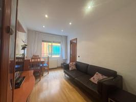¡Oportunidad Única: Piso Listo para Entrar a Vivir junto al Mercado del Carmel! photo 0
