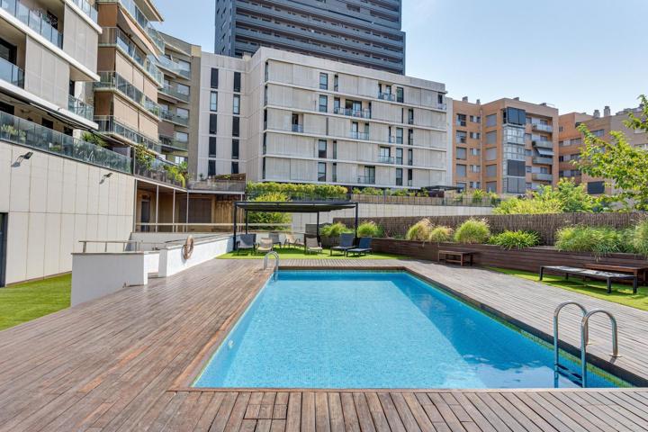 Venta de Piso en Avenida Diagonal - Poble Nou con Piscina y Jardín photo 0