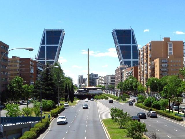 Casa En alquiler en Calle De Orense, 68, Tetuán, Madrid photo 0