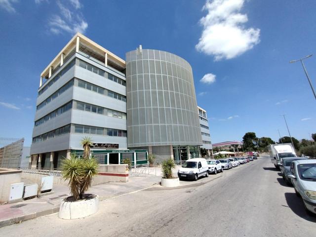 Oportunidad de adquirir dos oficinas en el Pol. Ind. Los Torraos photo 0