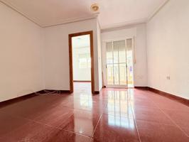 ¡Oportunidad! Piso de 2 dormitorios con patio photo 0