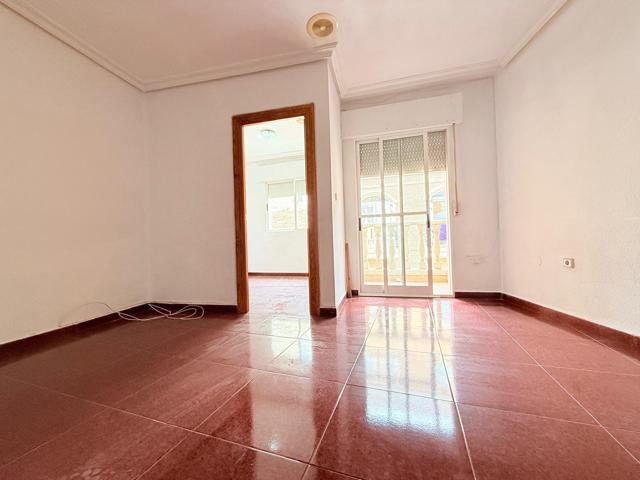 ¡Oportunidad! Piso de 2 dormitorios con patio photo 0