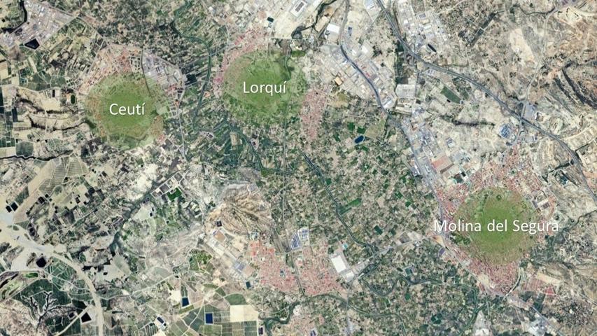 Solar en esquina en Ceuti photo 0