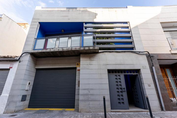 Exclusiva casa en calle Alacuás: espacio, diseño y máximo confort photo 0