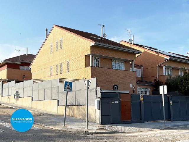 Unifamiliar Pareada En venta en Calle Sierra Nevada, Miramadrid, Paracuellos De Jarama photo 0