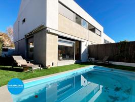 Unifamiliar Pareada En venta en Miramadrid, Paracuellos De Jarama photo 0