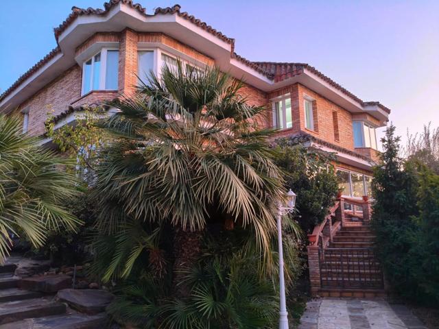 Casa En venta en El Gasco, Torrelodones photo 0