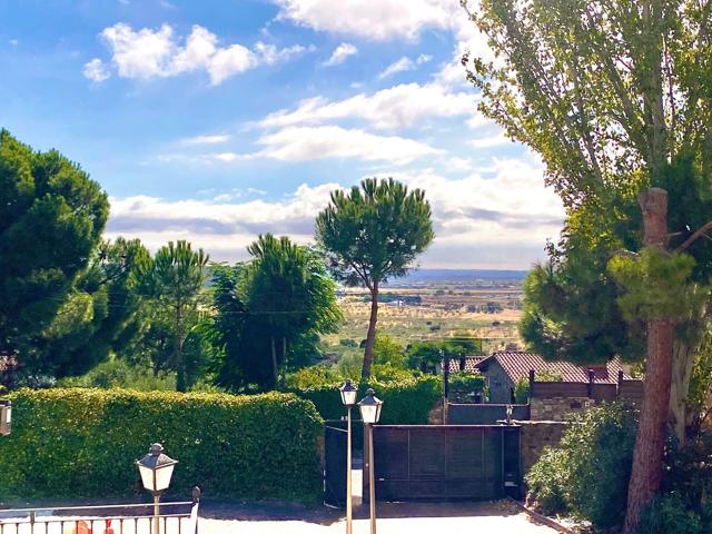 Casa En venta en Pino Alto - Navarredonda, Valdemorillo photo 0