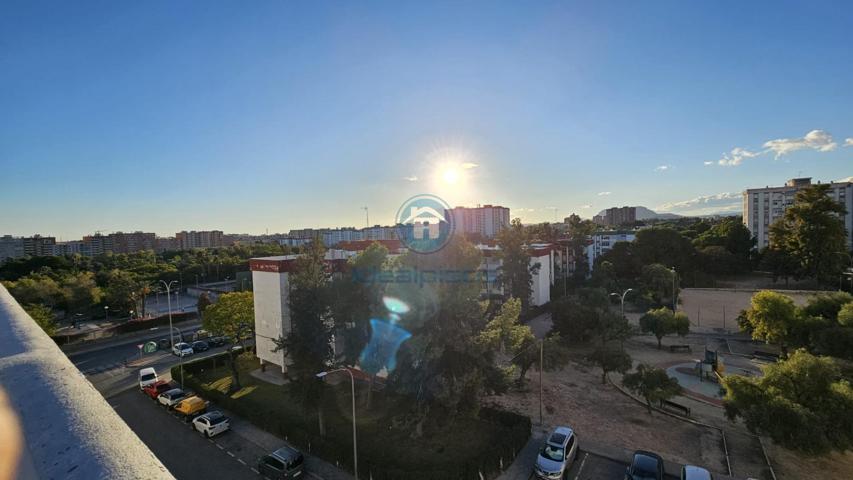 VIVIENDA EN PLAZA LO MORANT photo 0