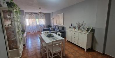 SE VENDE AMPLIO PISO CERCA DEL MAR photo 0