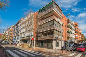 Local y Oficina en venta en Ciudad Lineal (Madrid) photo 0
