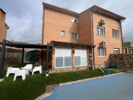 Chalet pareado en venta en Alovera, Guadalajara. photo 0