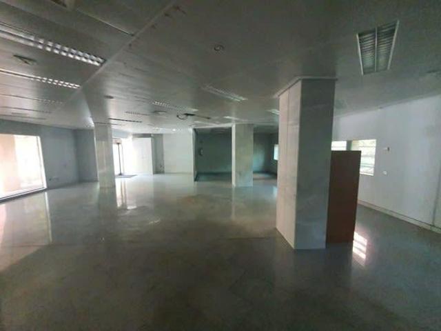 Local comercial en calle Granadillas, Majadahonda, Madrid. photo 0