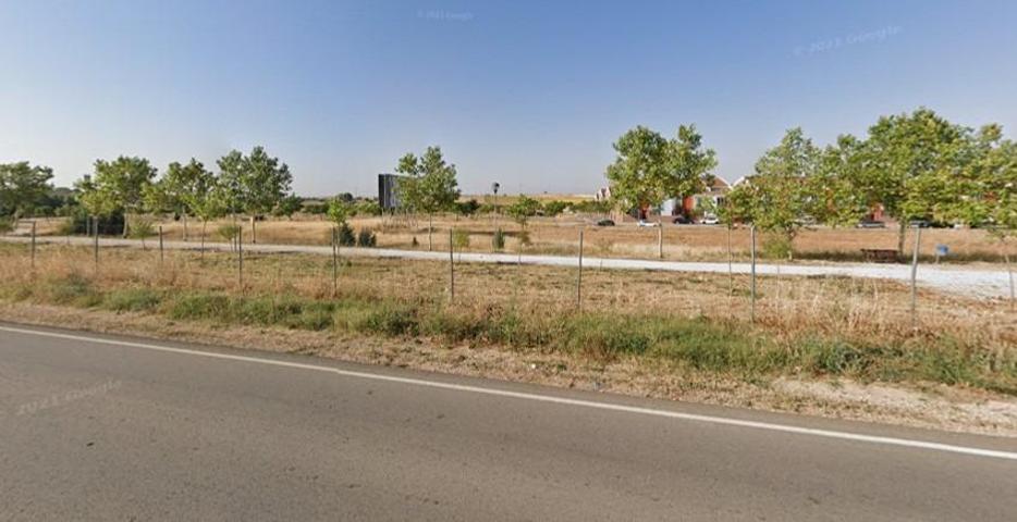 Terreno consolidado en venta en Horche. Uso terciario photo 0