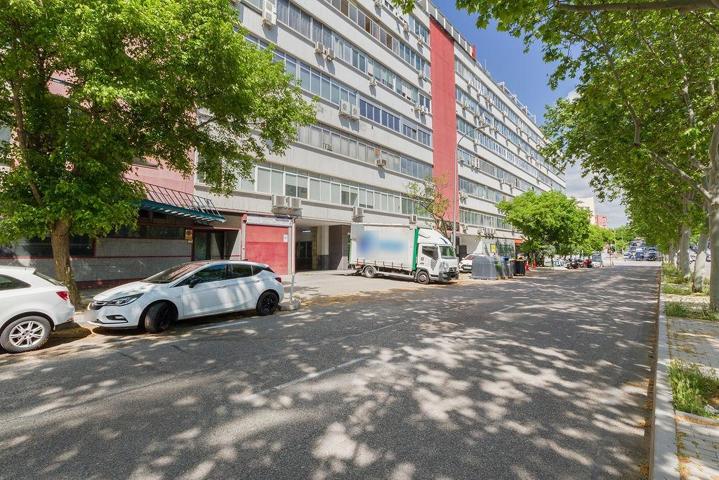 Venta Local Comercial en Barrio de Suances, Madrid photo 0
