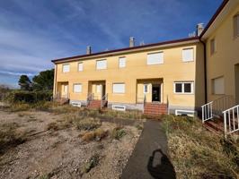 CHALET ADOSADO A LA VENTA photo 0