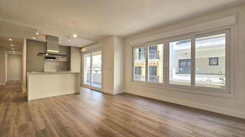 ESPECTACULAR PISO DE 3 DORMITORIOS EN EL CENTRO DE FUENGIROLA CON GARAJE photo 0