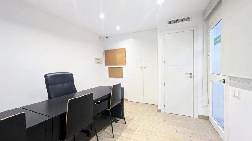 GRAN LOCAL EN VENTA EN LAS LAGUNAS DE MIJAS photo 0