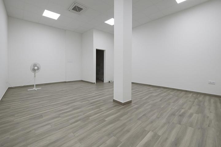 SE ALQUILA LOCAL EN EL CENTRO DE FUENGIROLA photo 0