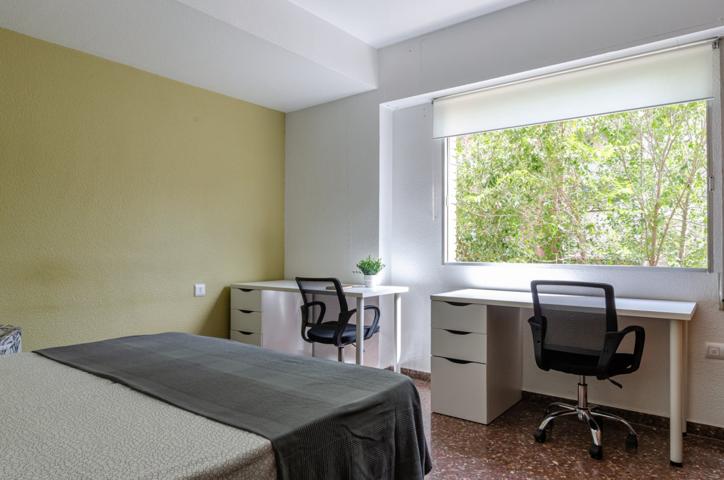 Piso en venta en Puerta Nueva de 4 dormitorios photo 0