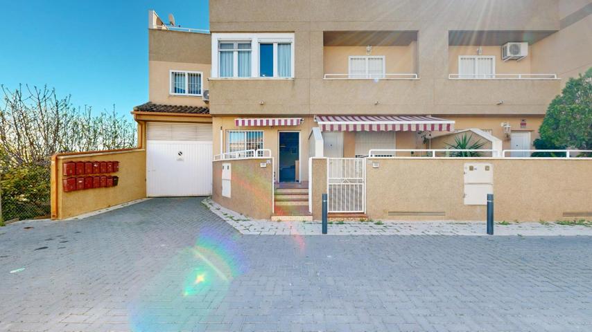 EXCLUSIVO DÚPLEX ESQUINA, VIVIENDA DE ENSUEÑO!!!!!!!! photo 0