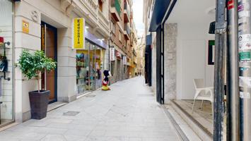 Vivienda en venta de 4 dormitorios junto a teatro Romea photo 0