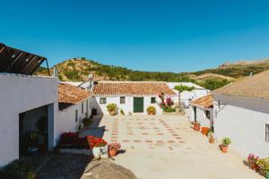 Casa De Campo En venta en Andalucia, Ardales photo 0