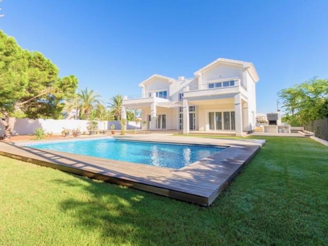 Casa En venta en Costa Blanca, Cabo Roig photo 0