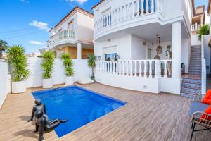 Casa En venta en Las Filipinas, San Miguel De Salinas photo 0