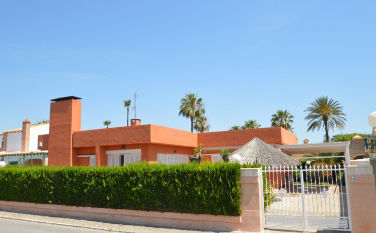 Casa En venta en La Veleta, Torrevieja photo 0