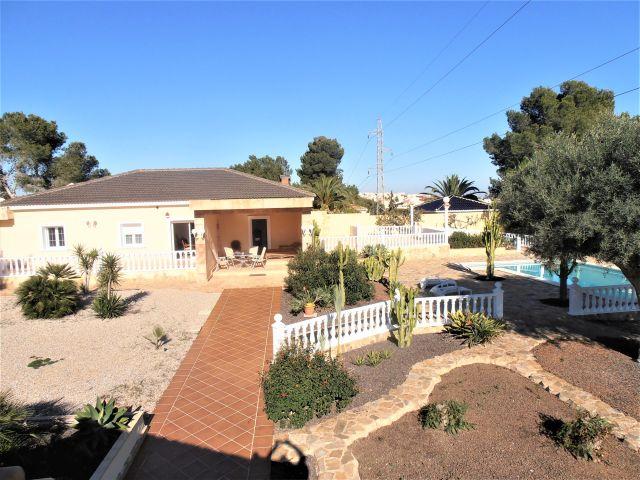Casa En venta en Villamartín-Las Filipinas, Orihuela Costa photo 0