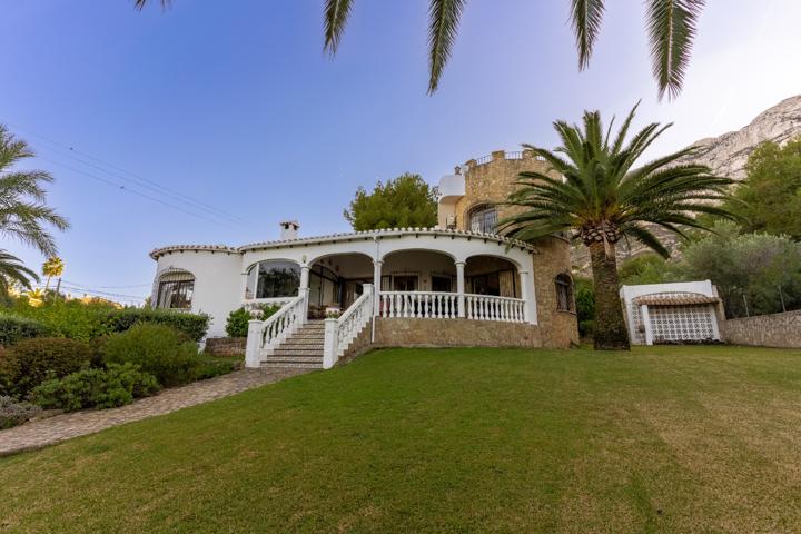 Casa En venta en El Montgó, Denia photo 0