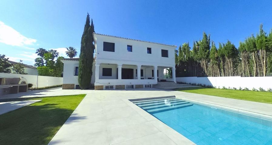 Casa En venta en Los Naranjos, Marbella photo 0