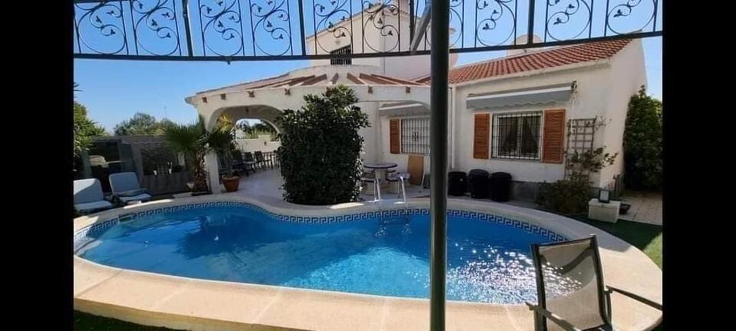 Casa En venta en Villamartín-Las Filipinas, Orihuela Costa photo 0