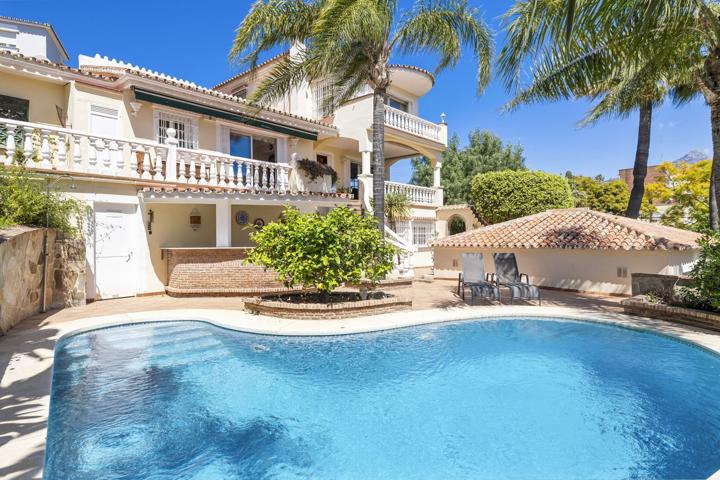 Casa En venta en Los Naranjos, Marbella photo 0