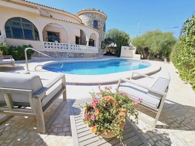 Casa En venta en Comunidad Valenciana, Almoradi photo 0